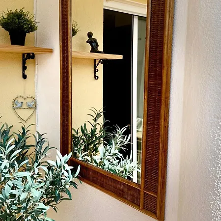 Apartment Datiler Vybdenia